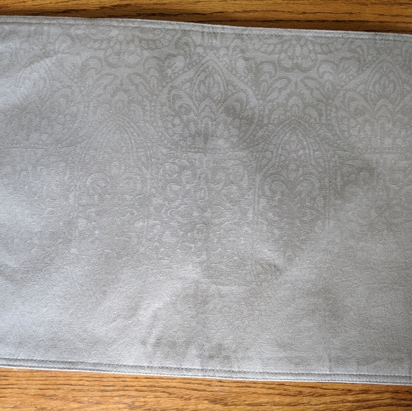 Table Placements - Picture 2 of 3